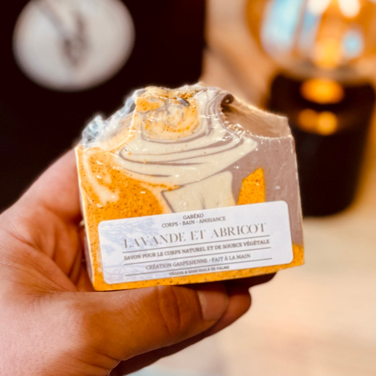 LAVANDE ET ABRICOT - Savon en Barre Naturel pour le Corps à l'Argile Blanche et mauve