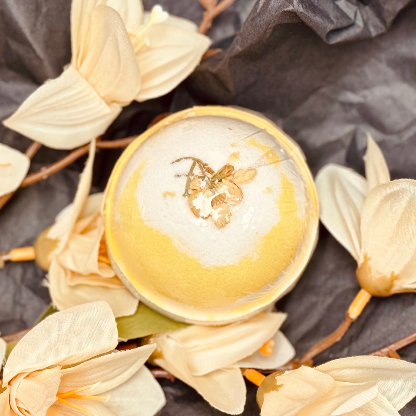 POIRE ET FLEUR BLANCHE - Bombe de Bain Moussante Naturelle à l’Huile d’Avocat et Argile Blanche