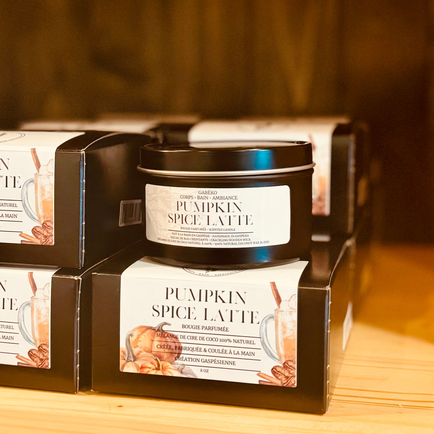 PUMPKIN SPICE LATTE - Bougie Parfumée Naturelle avec Mèche de Bois d’Arbre Fruitier à la Cire de Coco 8oz