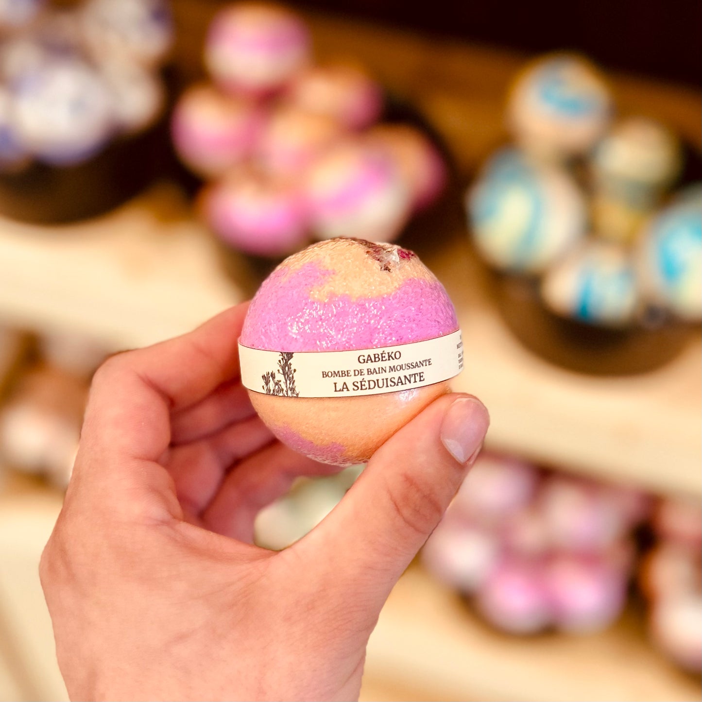 LA SÉDUISANTE - Bombe de Bain Moussante Naturelle à l’Huile d’Avocat et Argile Blanche